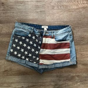 Forever 21 USA Flag Shorts 🇺🇸